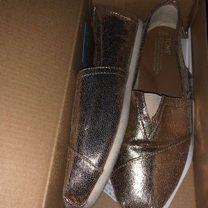 Rose gold Toms